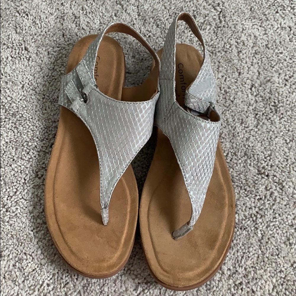 Comfortiva Silver Sandal Size 9.5M